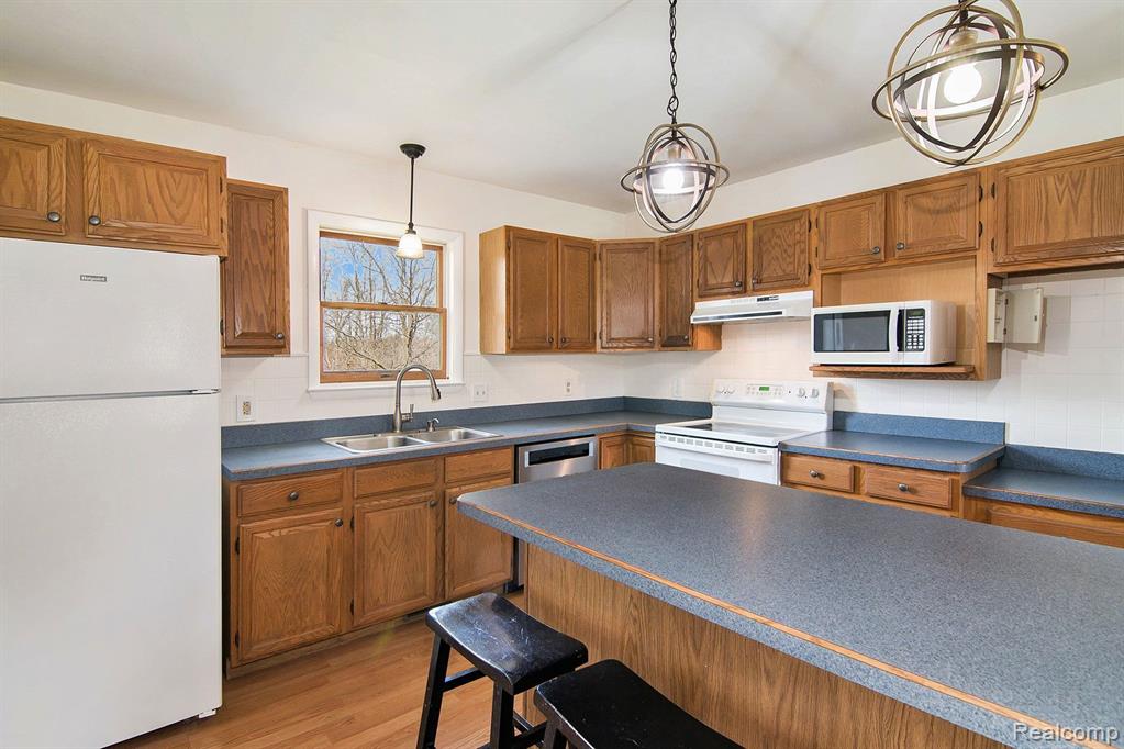 3710 Warner Road Howell, MI 48855 - Photo 6 of 31
