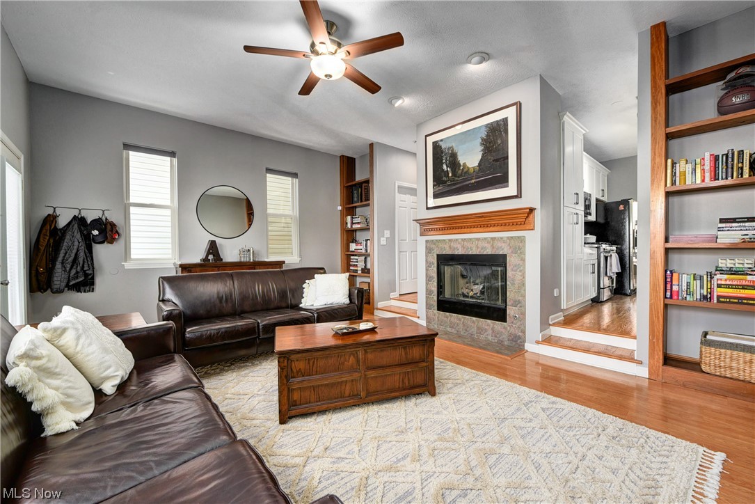 608 Literary Road Cleveland, OH 44113 - Photo 10 of 33