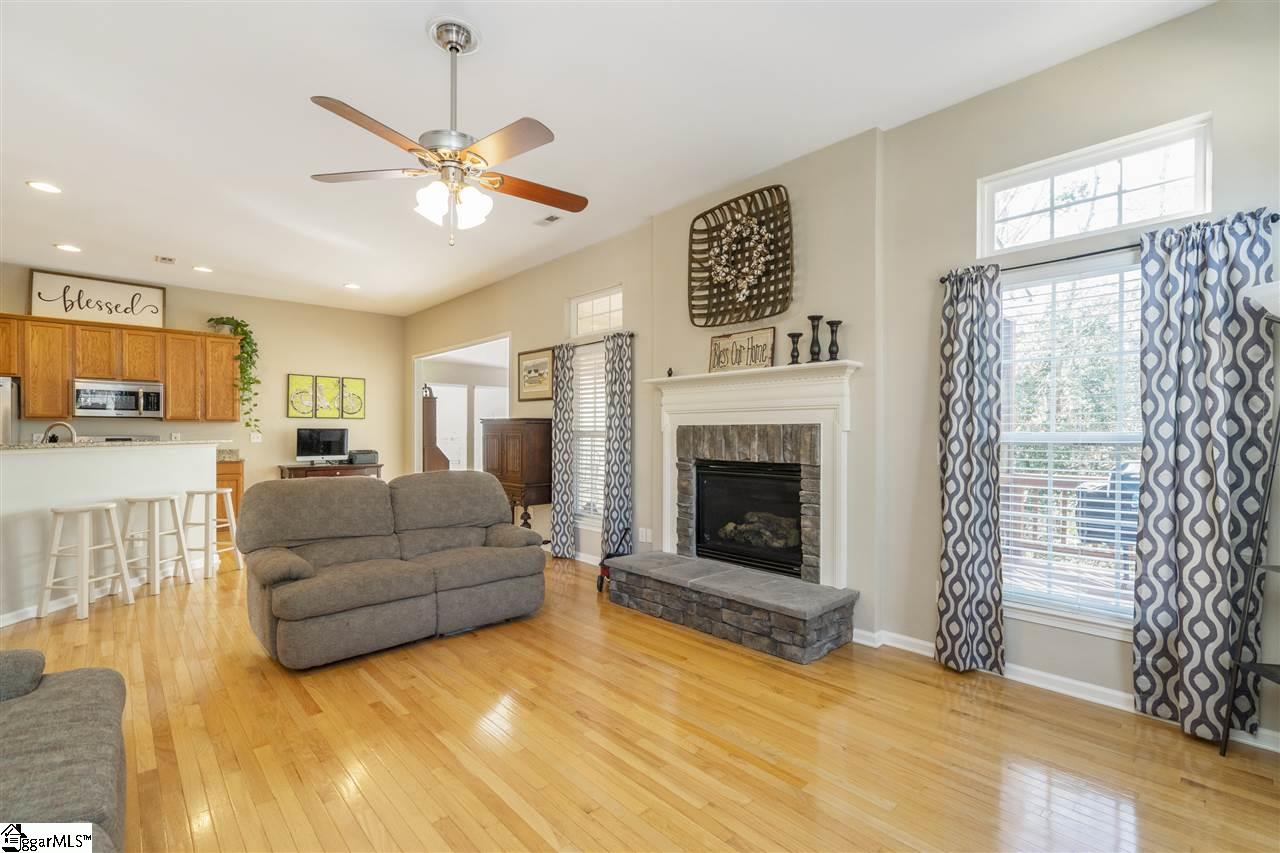 315 Amberleaf Way Simpsonville, SC 29681 - Photo 7 of 28 Gallery Image 7