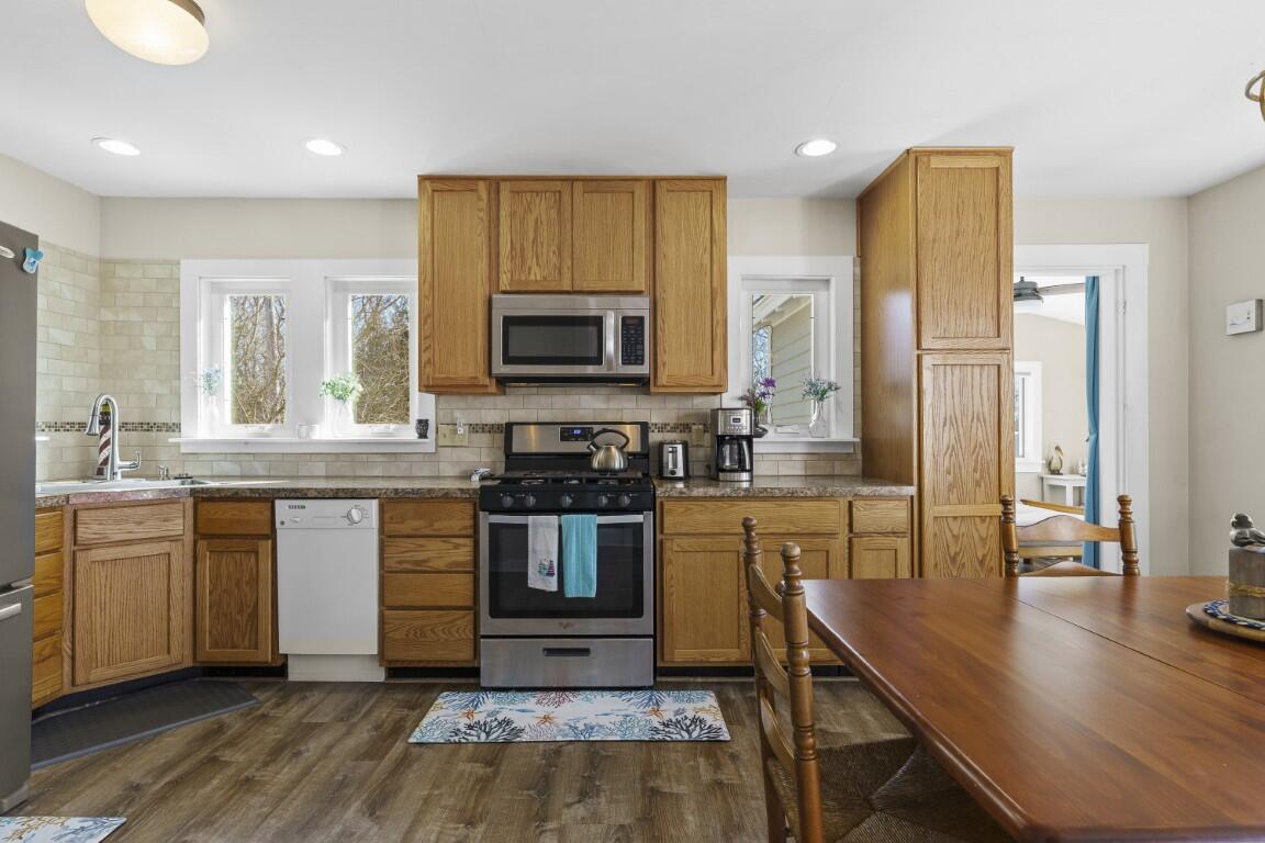 642 Ocean Point Road East Boothbay, ME 04544 - Photo 12 of 36 13