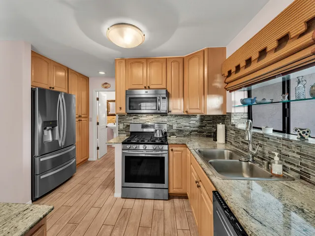 $1,200,000 | 68-3747 Kimo Nui Street, Waikoloa, HI 96738