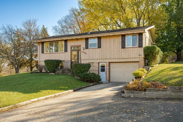 $344,000 | 1073 Forest Hills Drive Southwest, Rochester, MN 55902