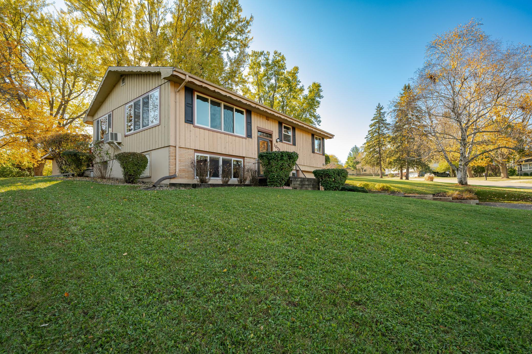 1073 Forest Hills Drive Southwest Rochester, MN 55902 - Photo 2 of 29