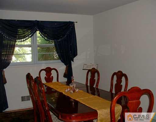 12 Whitewood Road Edison, NJ 08820 - Photo 3 of 8