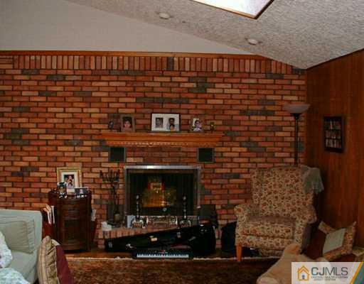 12 Whitewood Road Edison, NJ 08820 - Photo 5 of 8