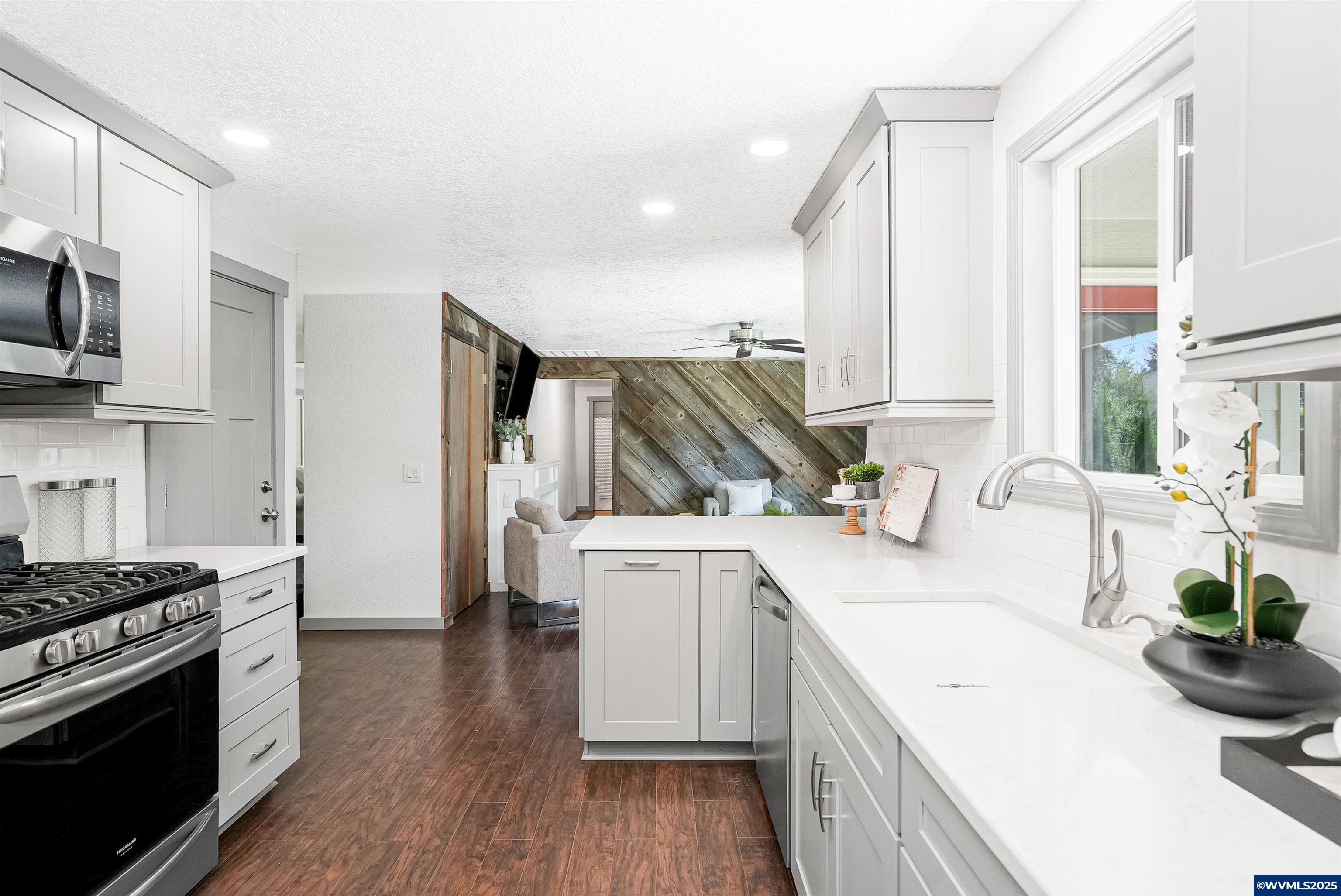 33047 Peoria Road Corvallis, OR 97333 - Photo 15 of 39 Gallery Image 15