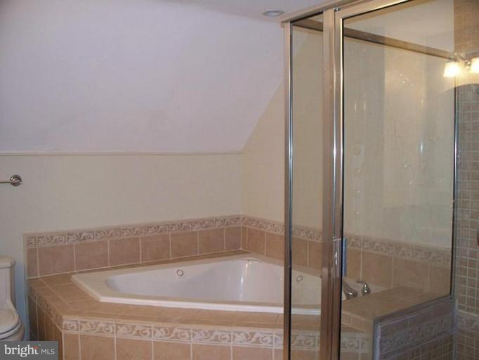 13513 Middlevale Lane Silver Spring, MD 20906 - Photo 11 of 15 Master Bath