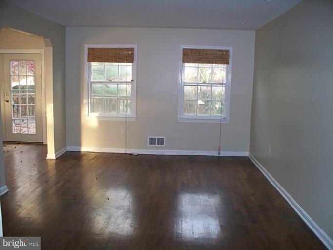 13513 Middlevale Lane Silver Spring, MD 20906 - Photo 15 of 15 Living Room