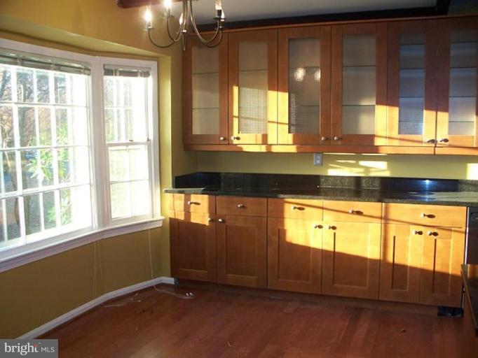 13513 Middlevale Lane Silver Spring, MD 20906 - Photo 10 of 15 Kitchen
