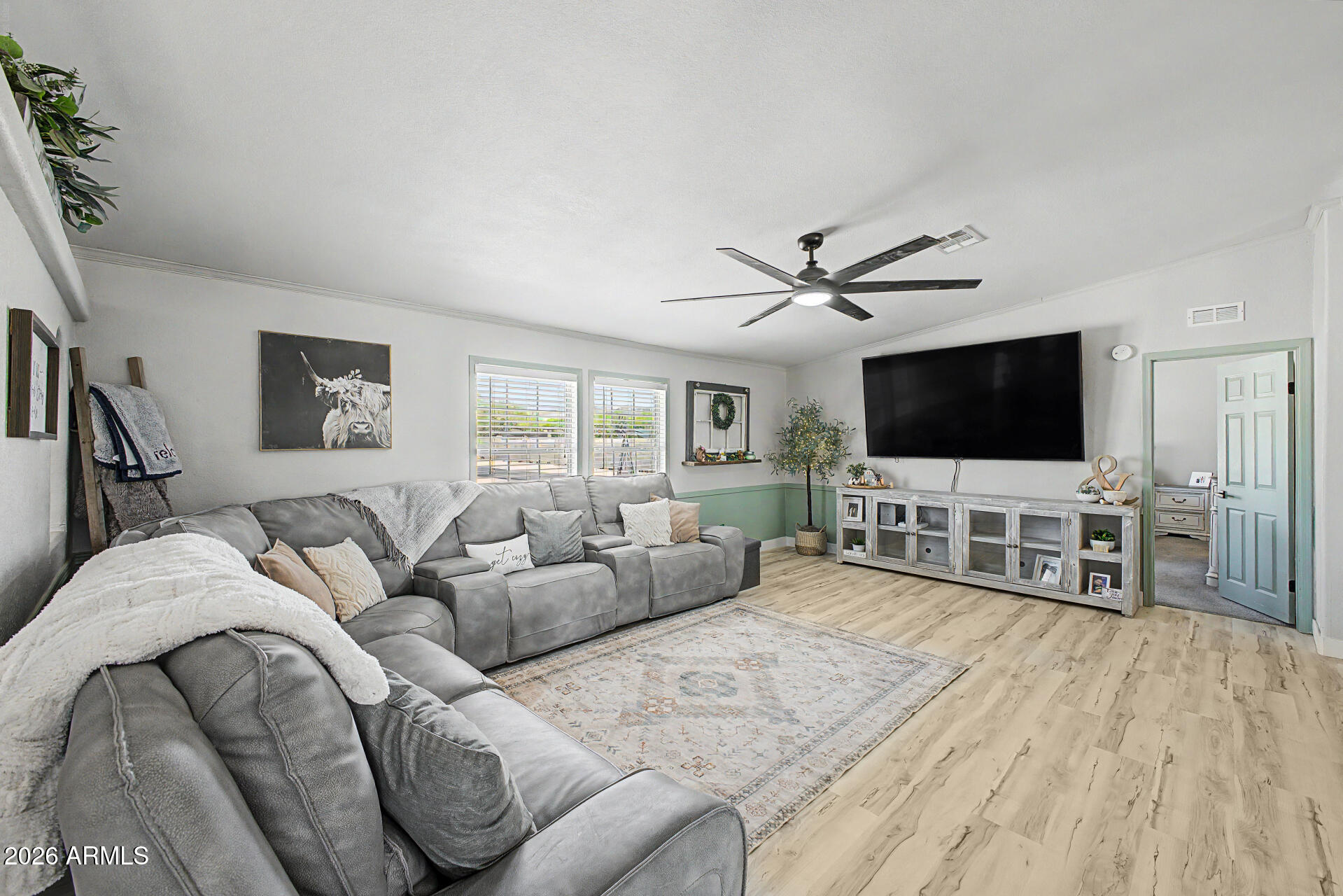 9815 East Brown Road Mesa, AZ 85207 - Photo 5 of 31 Living Room
