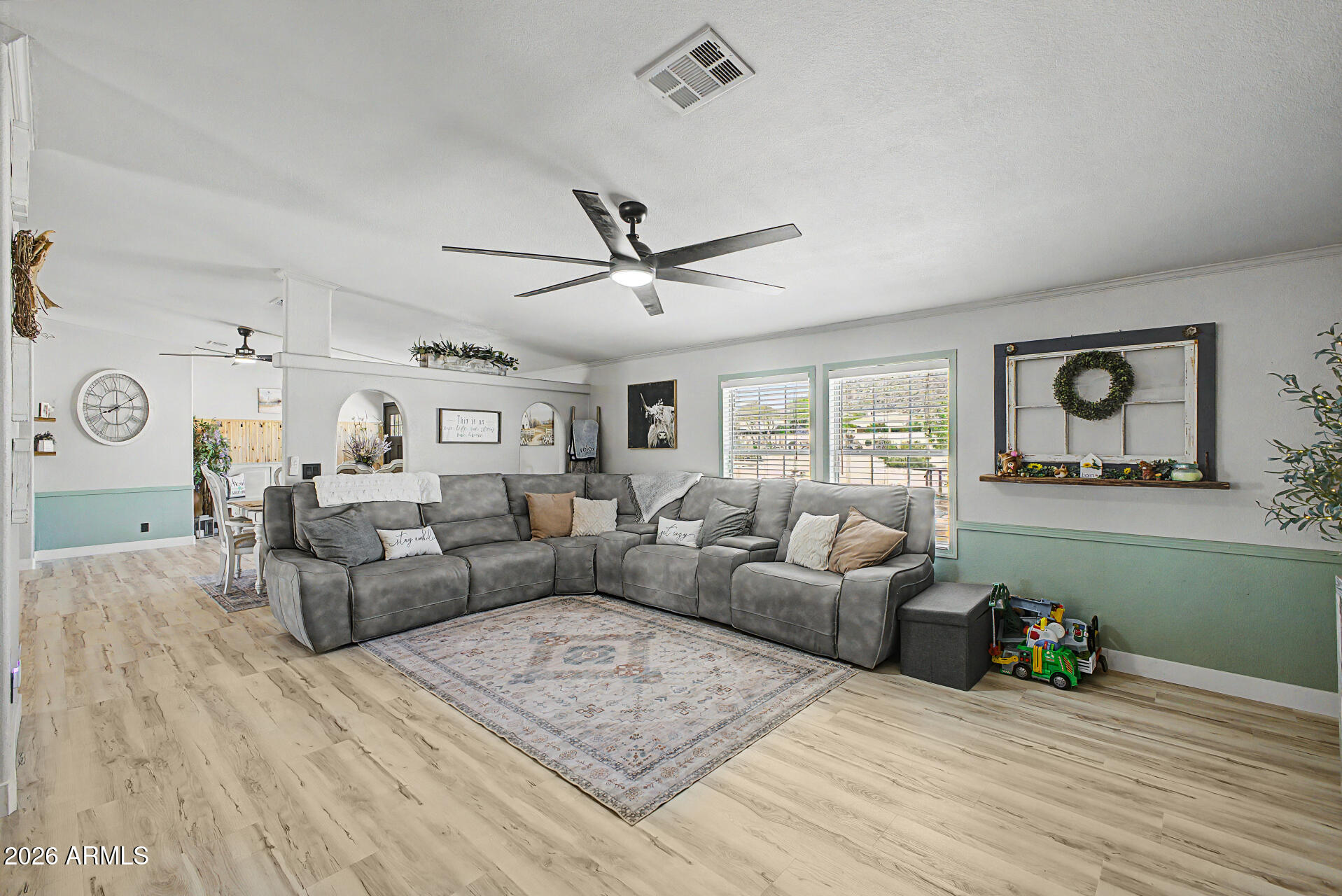 9815 East Brown Road Mesa, AZ 85207 - Photo 6 of 31 Living Room