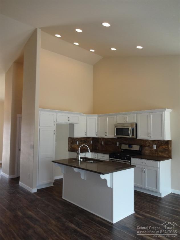 62517 Eagle Road Bend, OR 97701 - Photo 5 of 16 Additional Photo