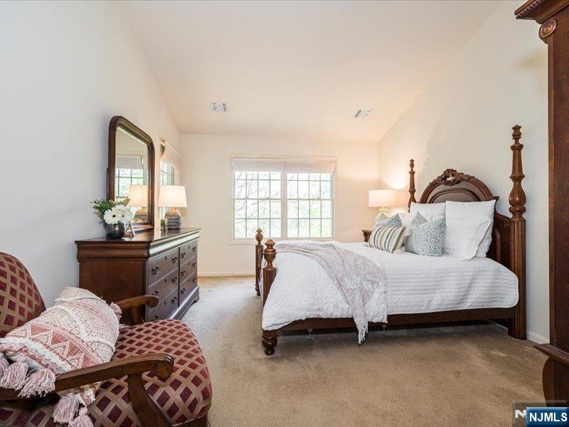 17 Pacio Court, Unit 2017 Roseland, NJ 07068 - Photo 23 of 38