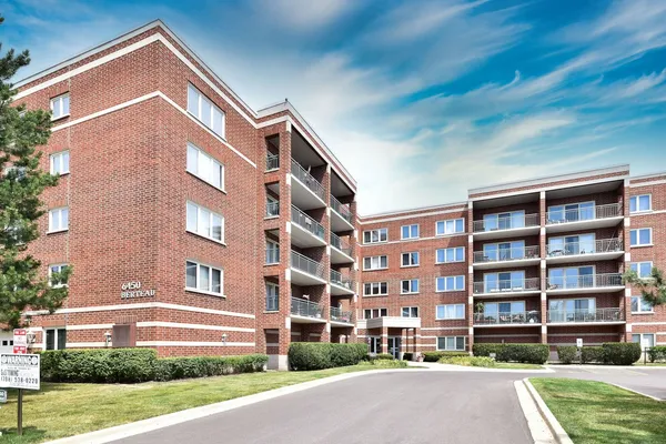 $1,800 | 6401 West Berteau Avenue, Unit 515, Chicago, IL 60634