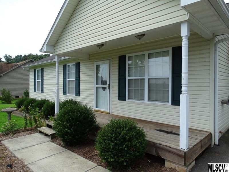 309 Cape Hickory Road Hickory, NC 28601 - Photo 2 of 23 Gallery Image 2