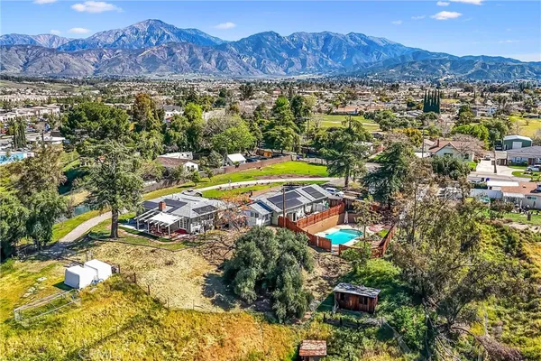 $1,095,000 | 33574 Washington Drive, Yucaipa, CA 92399