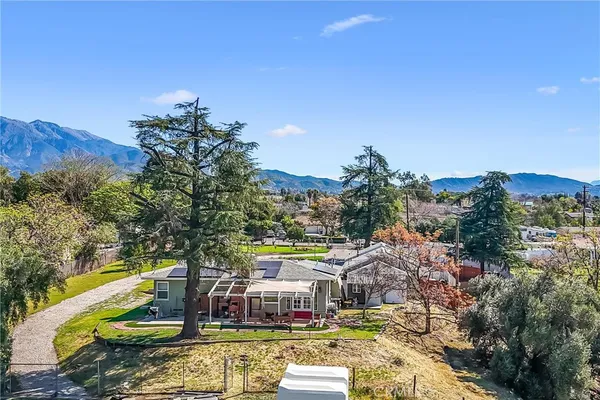 $1,095,000 | 33574 Washington Drive, Yucaipa, CA 92399