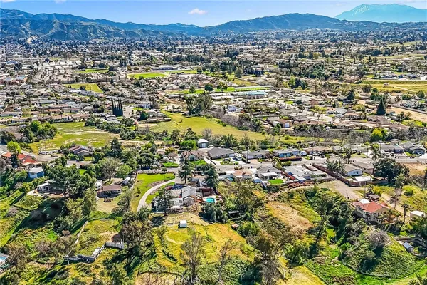 $1,095,000 | 33574 Washington Drive, Yucaipa, CA 92399