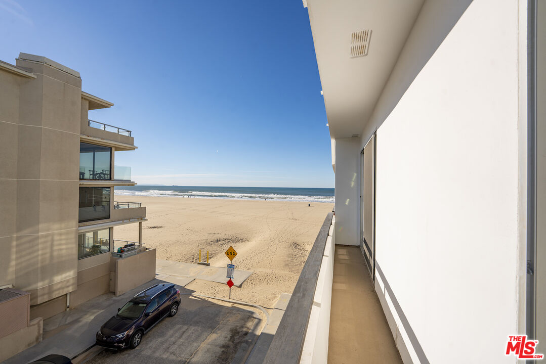 1 Eastwind Street, Unit 201 Marina del Rey, CA 90292 - Photo 32 of 40 a view of a hallway with workspace