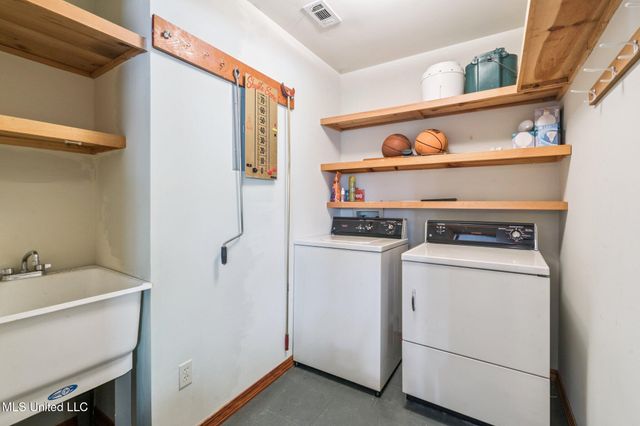 $1,499,000 | 81 James Jarrell Road, Carriere, MS 39426