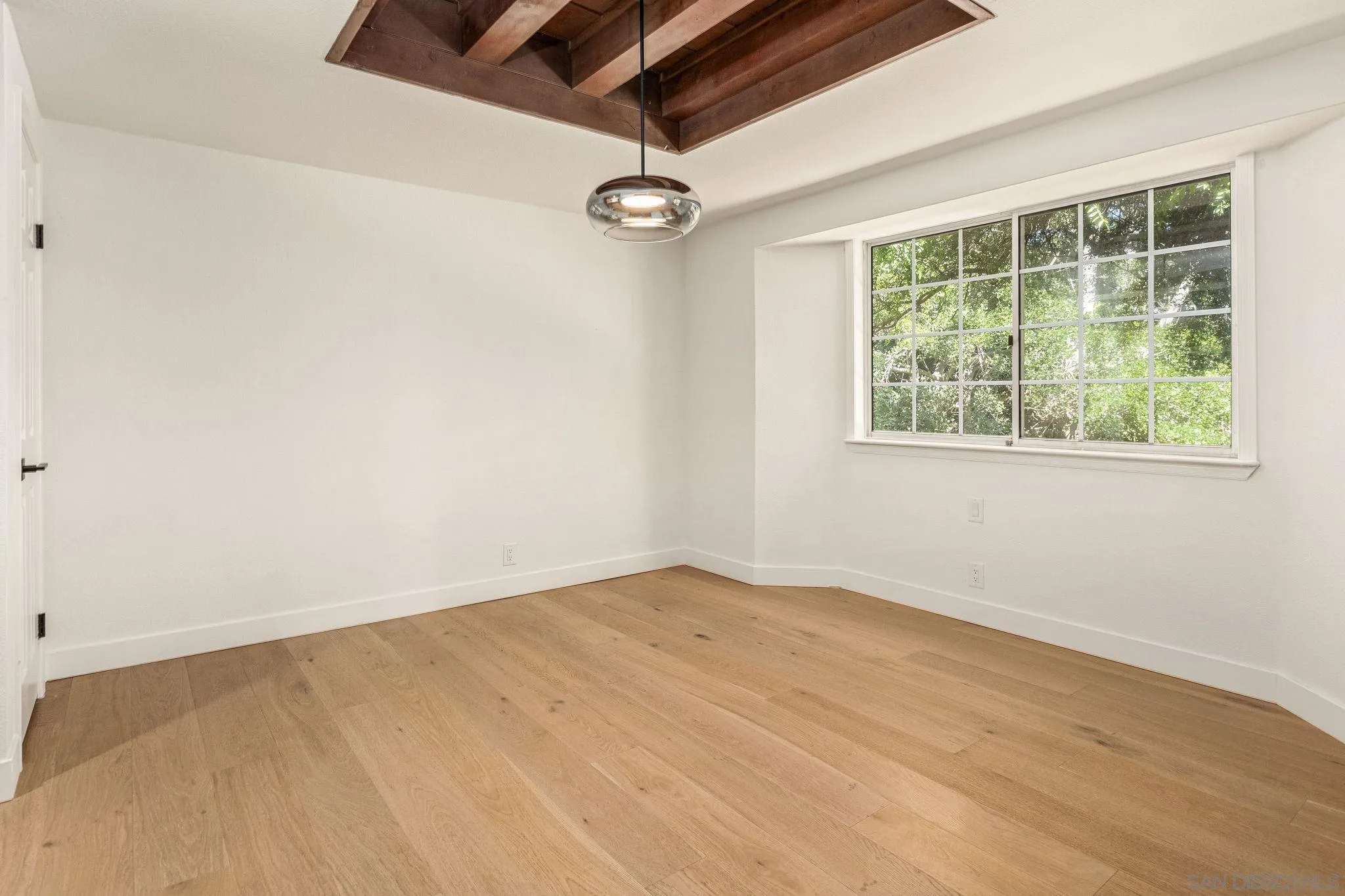 2029 Winterwarm Drive Fallbrook, CA 92028 - Photo 25 of 36 an empty room with a window