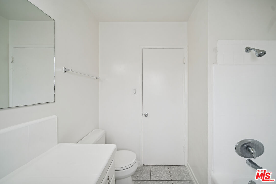 5307 Vantage Avenue, Unit 6 Valley Village, CA 91607 - Photo 12 of 16