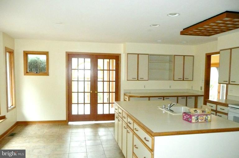 11000 Gaither Farm Road Ellicott City, MD 21042 - Photo 16 of 22 Kitchen