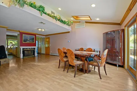$879,000 | 2 Bridge Lane, Hicksville, NY 11801