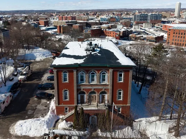 $325,000 | 32 Providence Street, Unit 5, Worcester, MA 01604