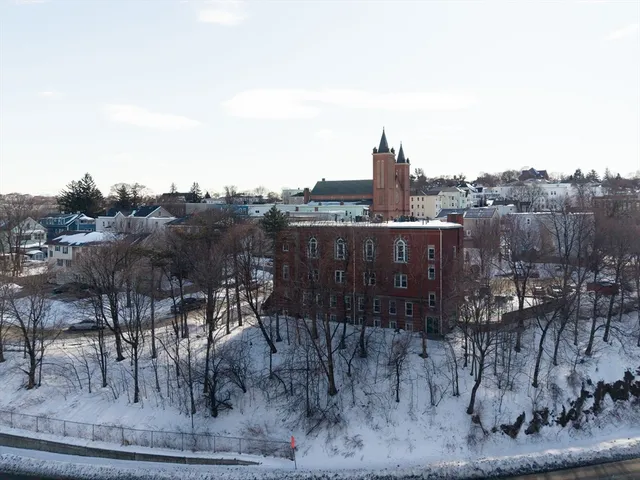 $325,000 | 32 Providence Street, Unit 5, Worcester, MA 01604