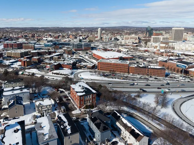 $325,000 | 32 Providence Street, Unit 5, Worcester, MA 01604