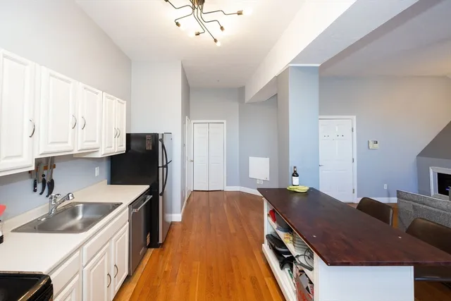 $325,000 | 32 Providence Street, Unit 5, Worcester, MA 01604