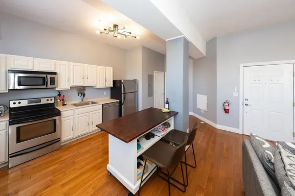 $310,000 | 32 Providence Street, Unit 5, Worcester, MA 01604