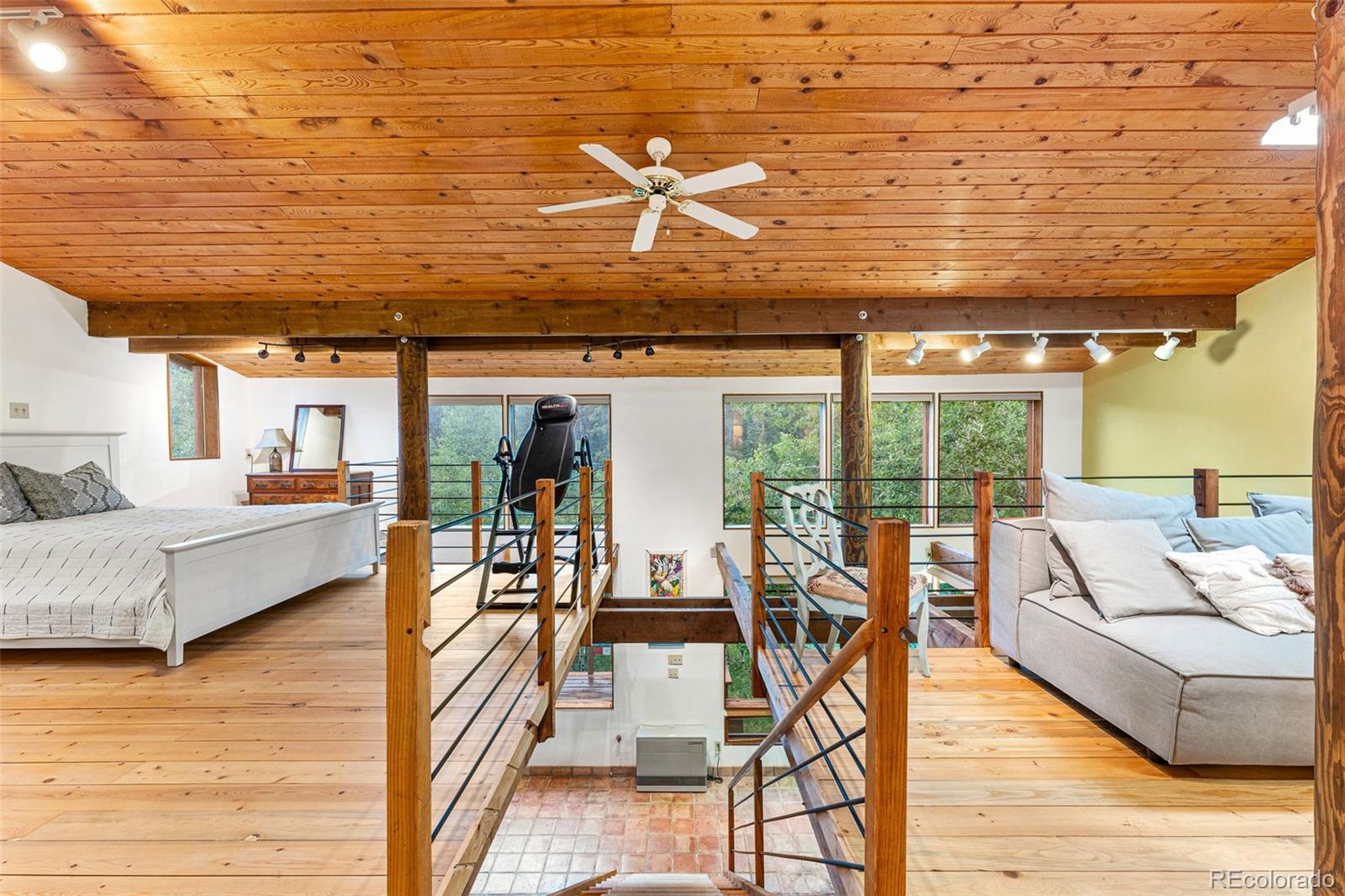 198 Range Road Nederland, CO 80466 - Photo 21 of 40 a living room with furniture
