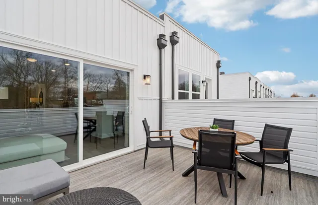 a view of building with yard