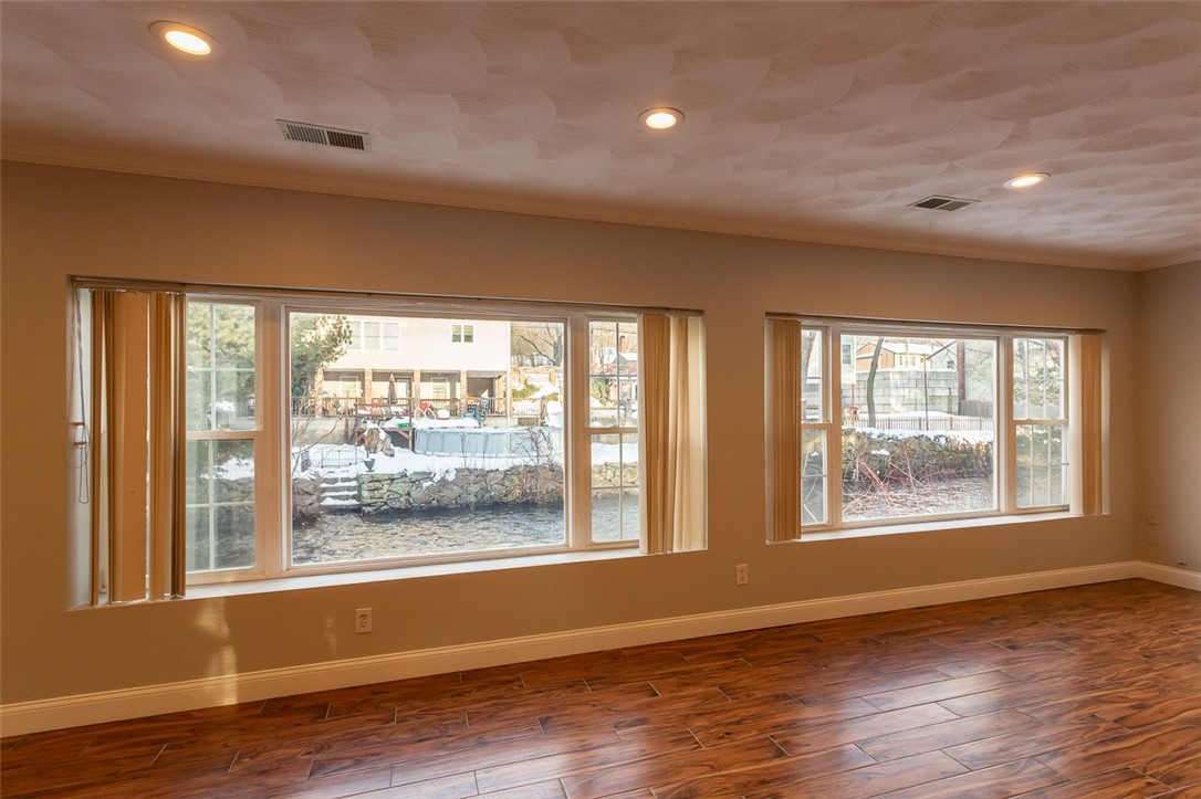 54 River Road Smithfield, RI 02917 - Photo 7 of 27