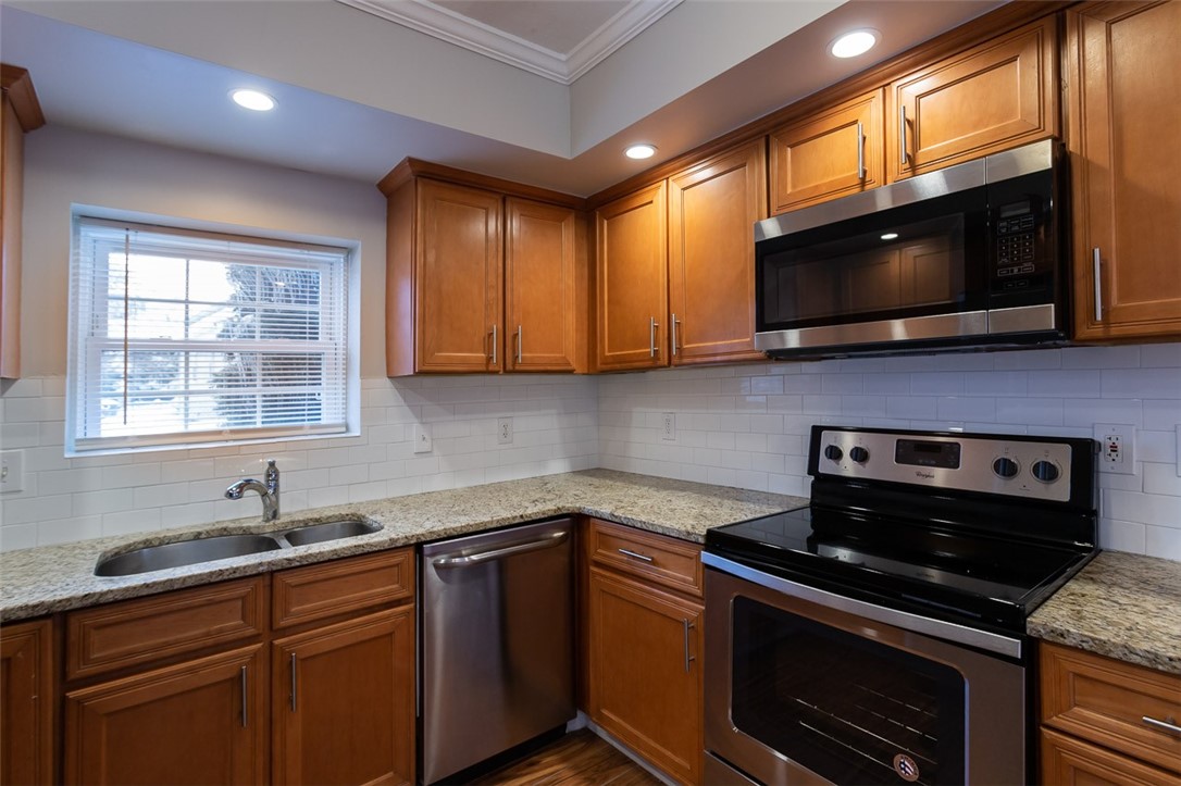 54 River Road Smithfield, RI 02917 - Photo 10 of 27