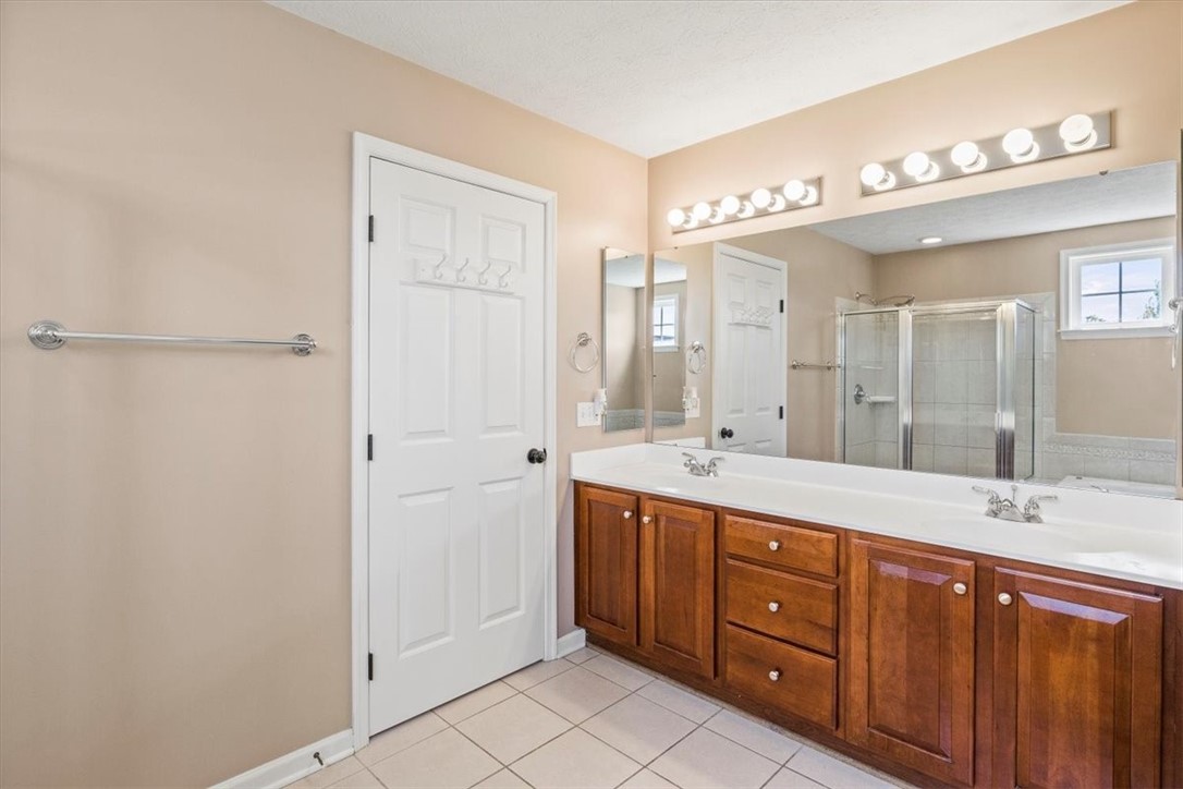 6965 Alydar Circle Victor, NY 14564 - Photo 20 of 44 Primary Bath