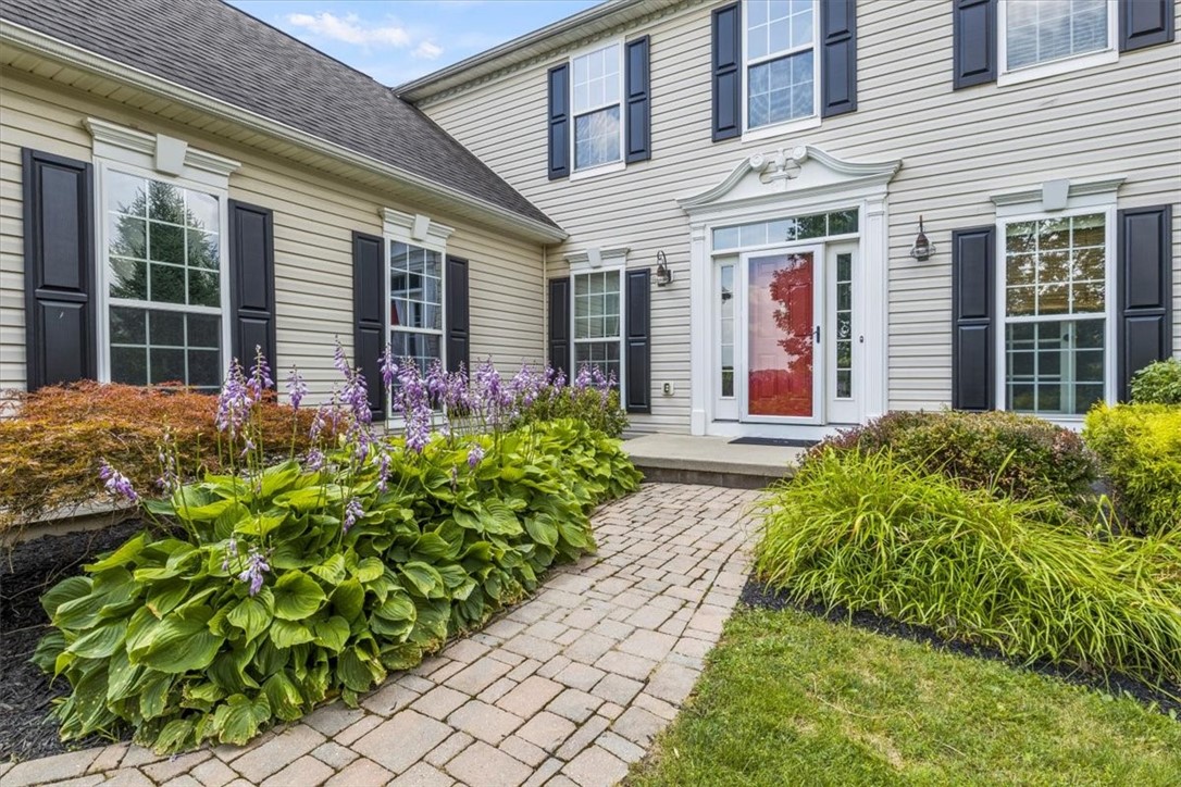 6965 Alydar Circle Victor, NY 14564 - Photo 3 of 44 Warm and Inviting