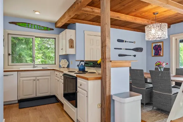 $925,000 | 127 Appalachee Road, Boothbay Harbor, ME 04538