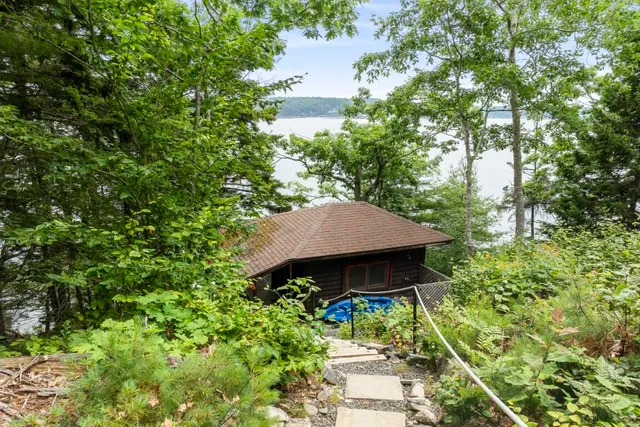 $925,000 | 127 Appalachee Road, Boothbay Harbor, ME 04538