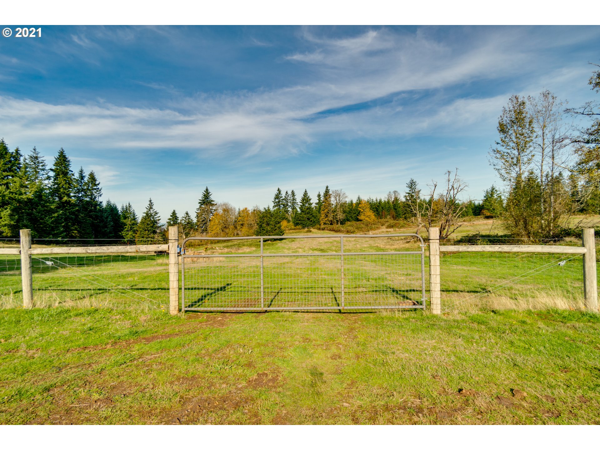 15587 South Pierce Road Molalla, OR 97038 - Photo 23 of 28 a view of an ocean view