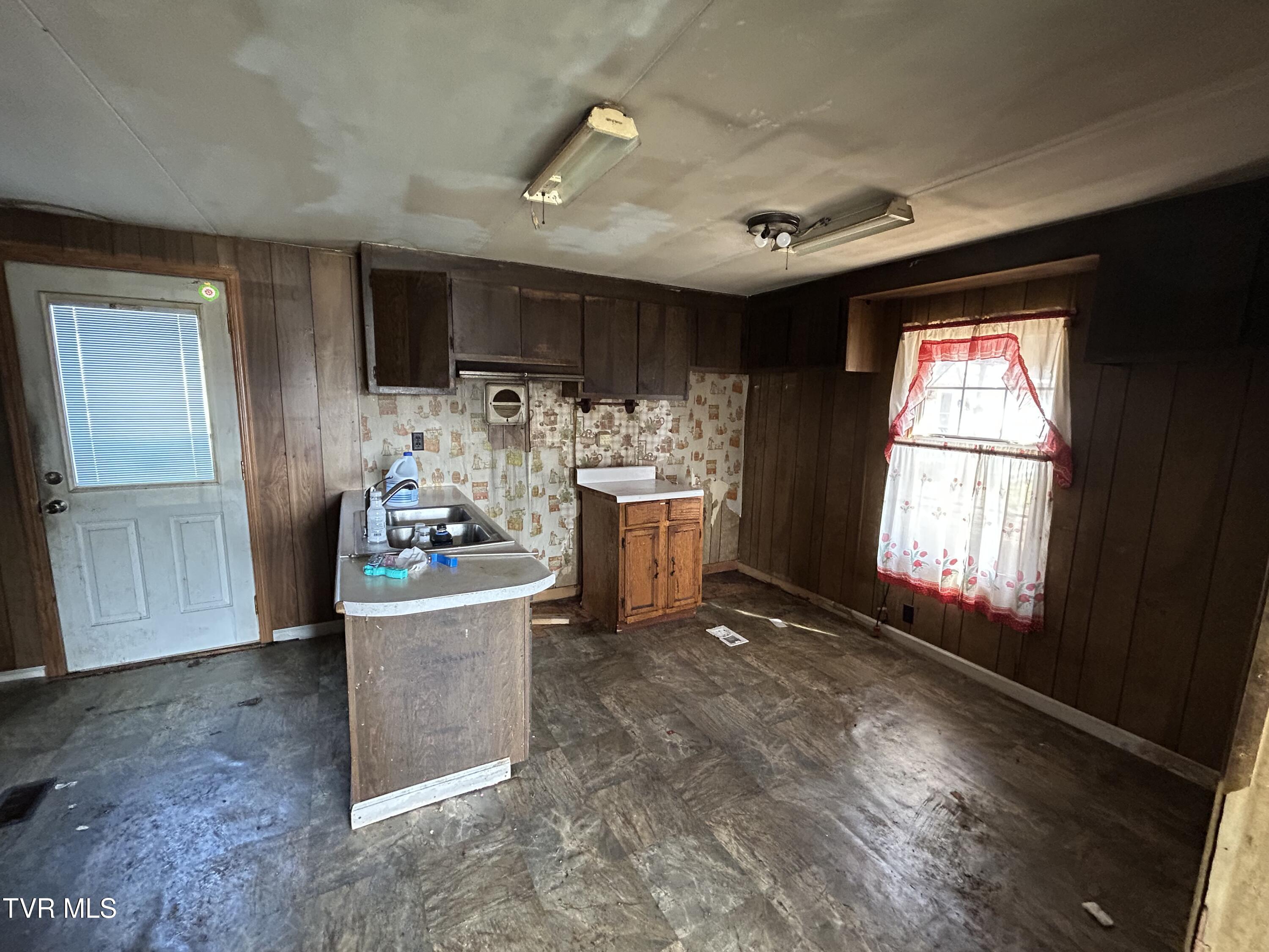 76 Orion Road Afton, TN 37616 - Photo 5 of 19 IMG_4373