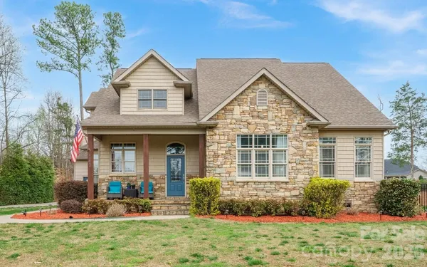 $865,000 | 140 Pine Bluff Drive, Mooresville, NC 28117
