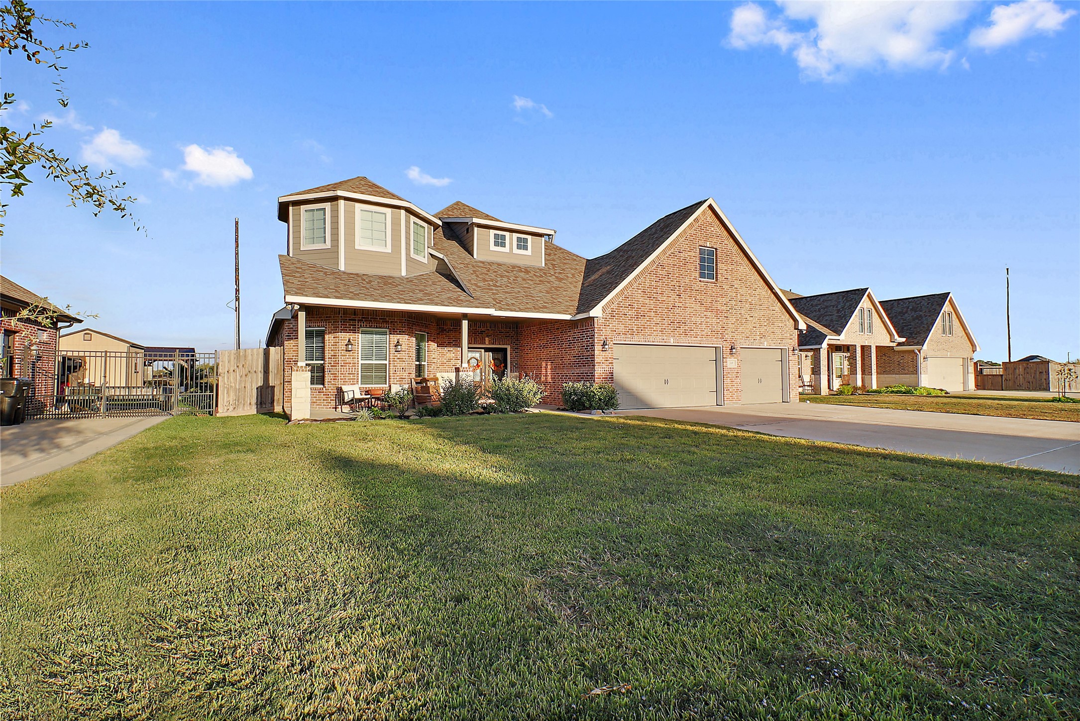 719 Cold Spring Drive Baytown, TX 77523 - Photo 2 of 33 a view of house with garden