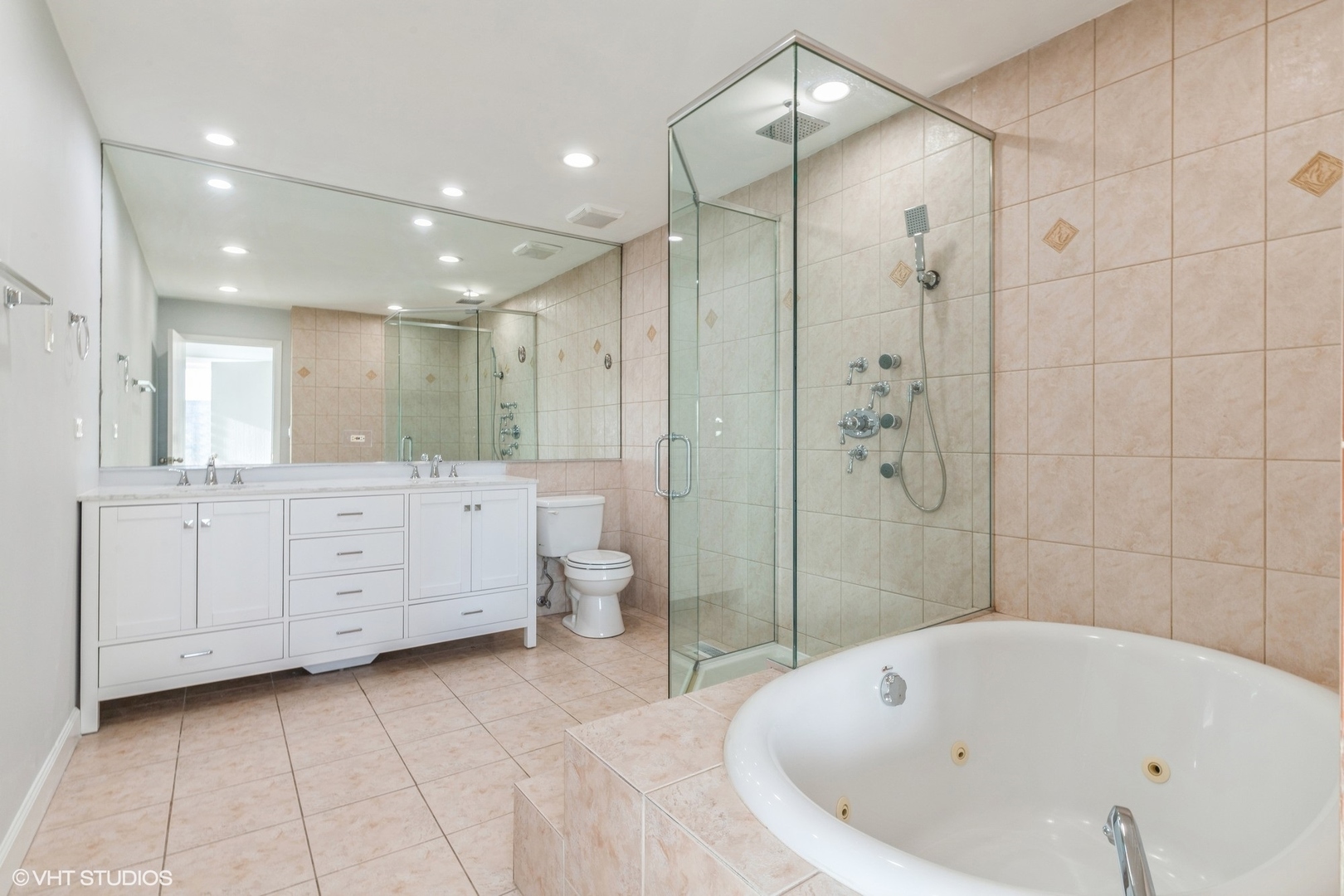 1611 Winnetka Road, Unit 1611 Glenview, IL 60025 - Photo 13 of 23 Gallery Image 13