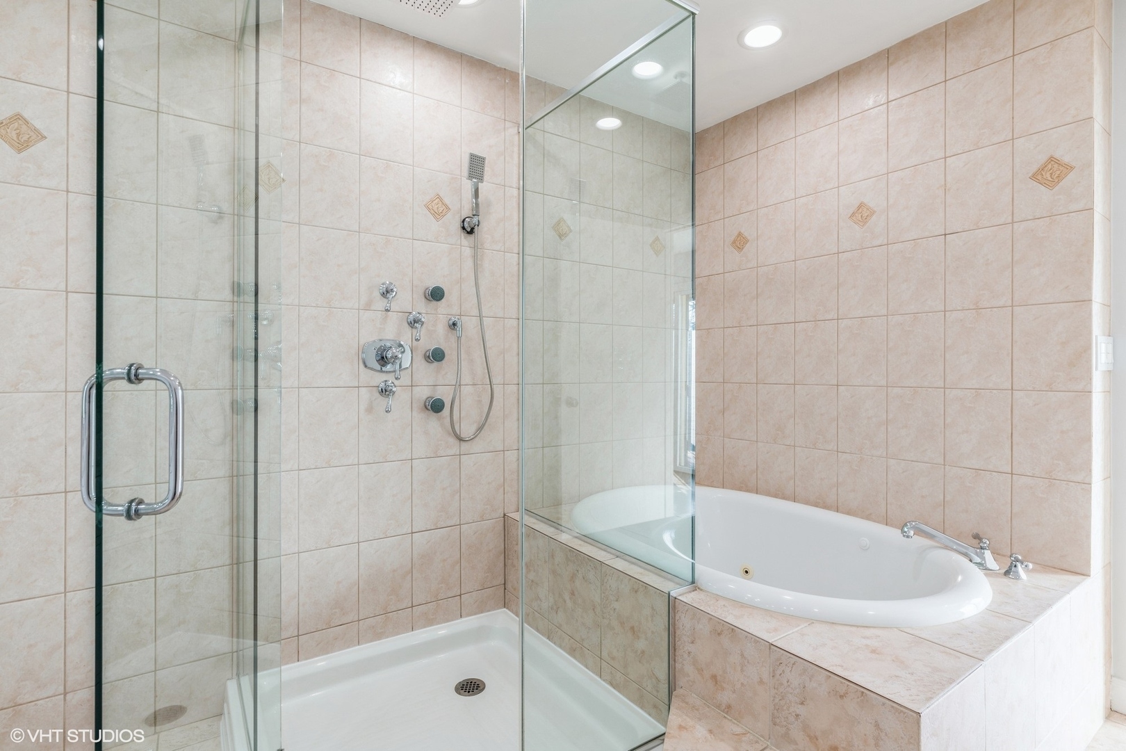 1611 Winnetka Road, Unit 1611 Glenview, IL 60025 - Photo 14 of 23 Gallery Image 14
