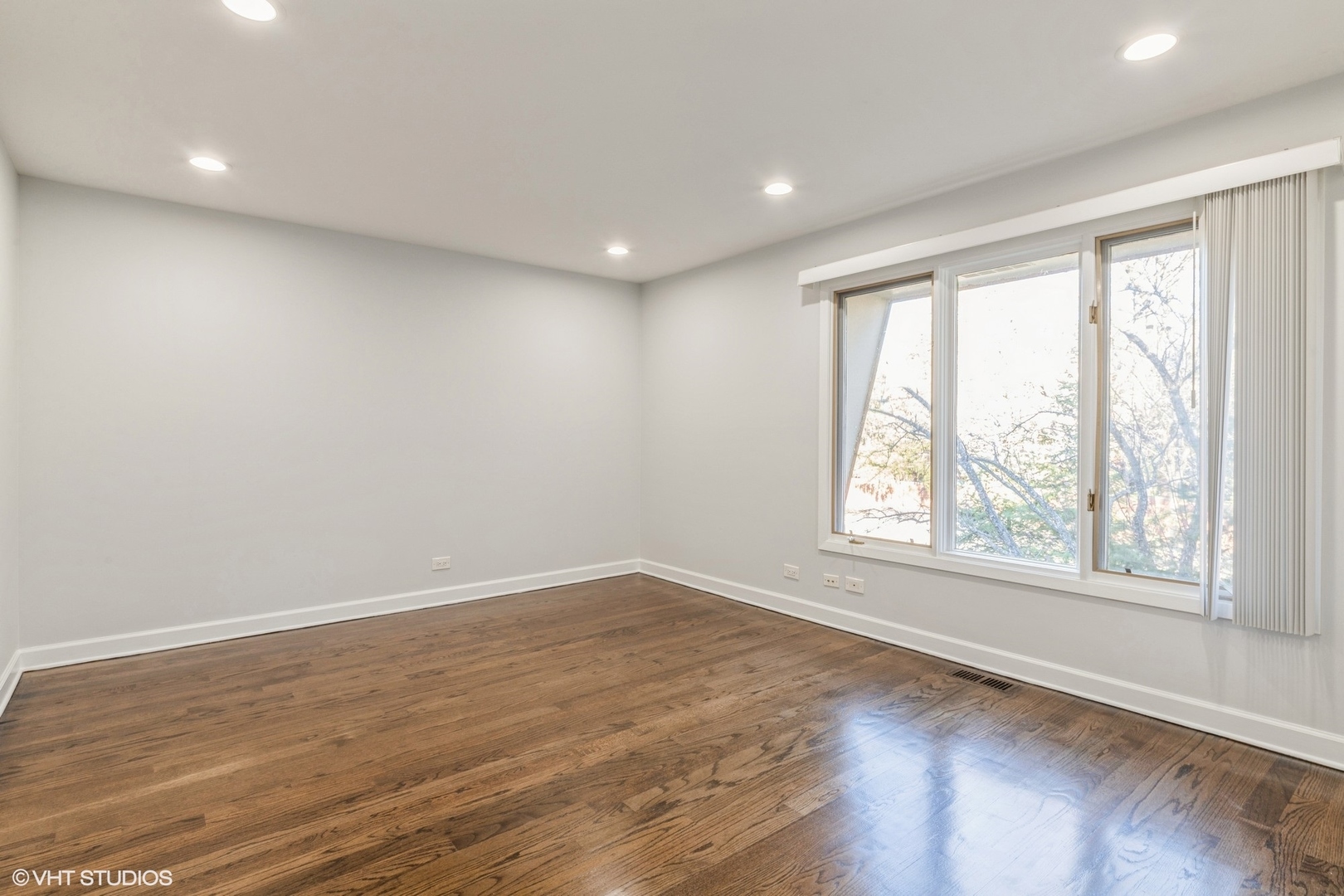 1611 Winnetka Road, Unit 1611 Glenview, IL 60025 - Photo 15 of 23 Gallery Image 15
