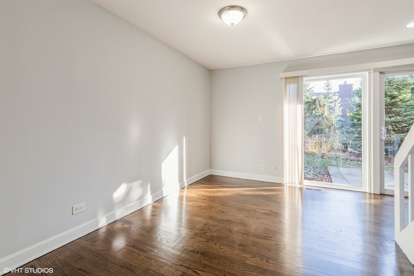 1611 Winnetka Road, Unit 1611 Glenview, IL 60025 - Photo 7 of 23 Gallery Image 7