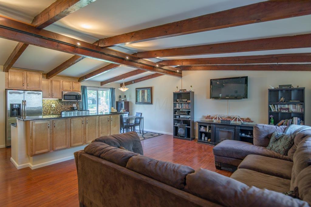 2493 Bristol Road Columbus, OH 43221 - Photo 4 of 39
